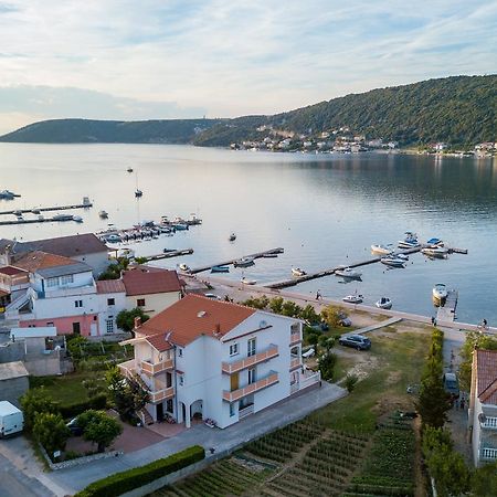 Tomulic Jasna I Miljenko Apartment Supetarska Draga Bagian luar foto