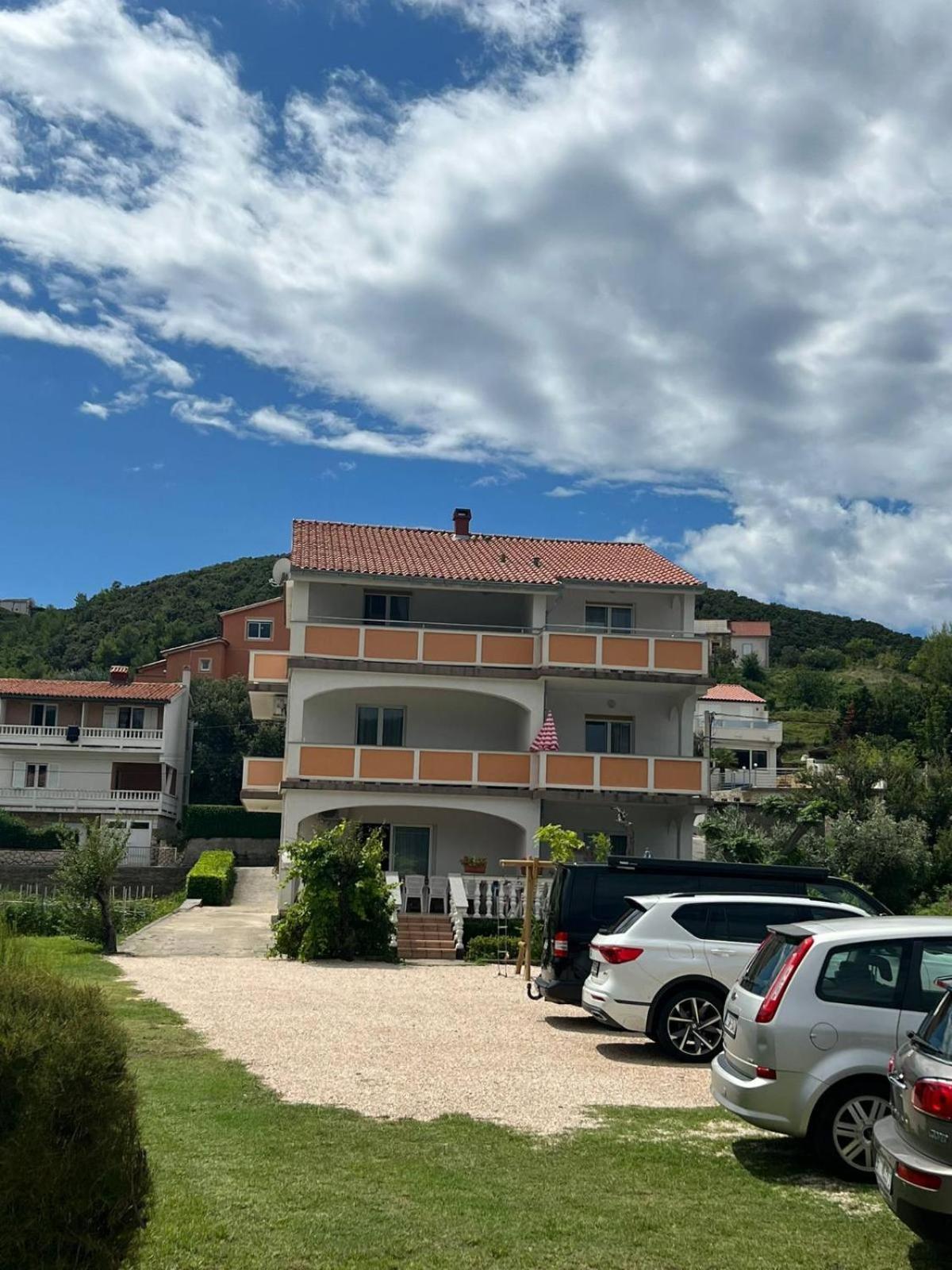 Tomulic Jasna I Miljenko Apartment Supetarska Draga Bagian luar foto