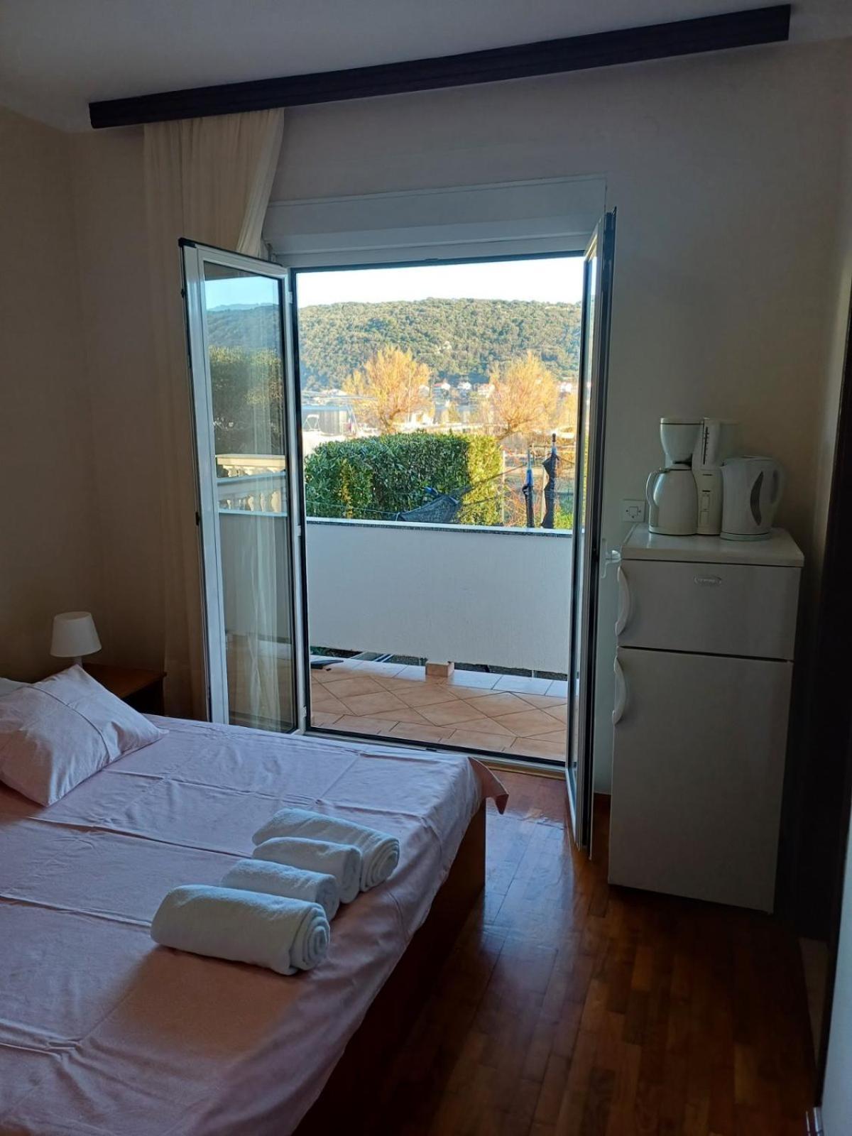 Tomulic Jasna I Miljenko Apartment Supetarska Draga Bagian luar foto