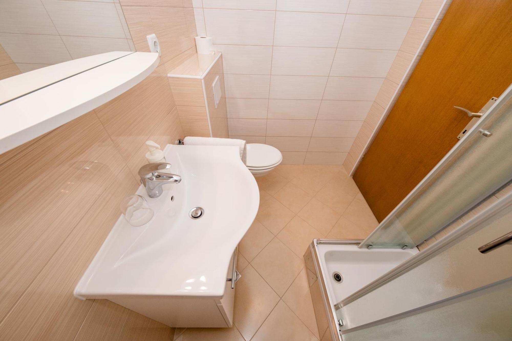 Tomulic Jasna I Miljenko Apartment Supetarska Draga Bagian luar foto