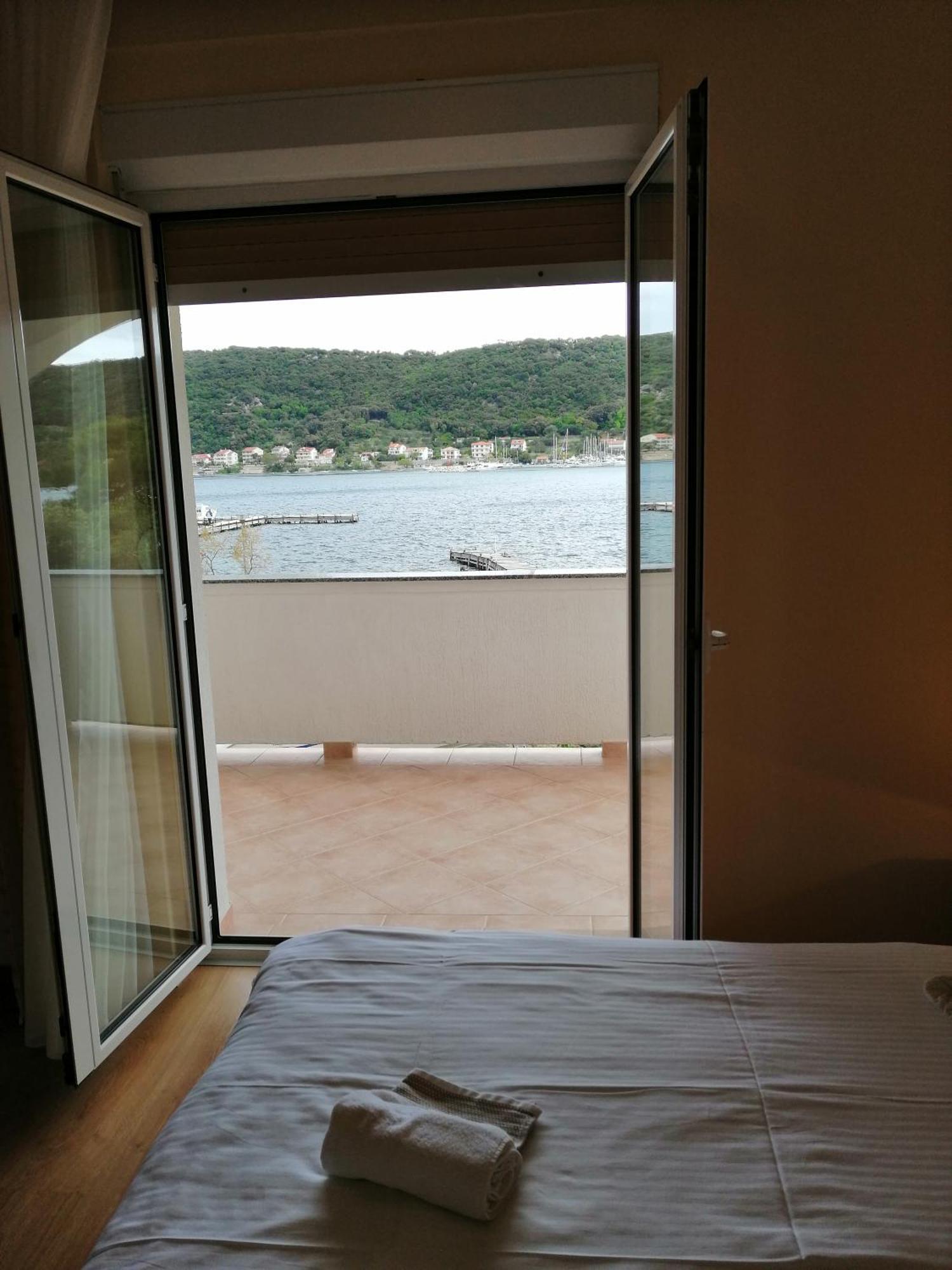 Tomulic Jasna I Miljenko Apartment Supetarska Draga Bagian luar foto