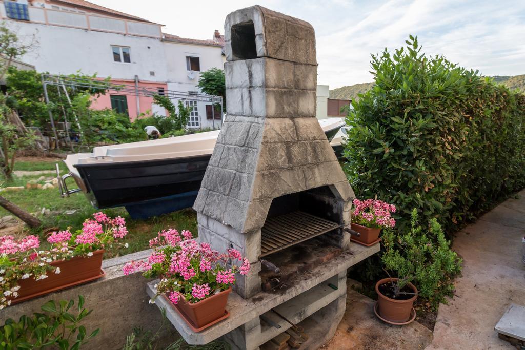 Tomulic Jasna I Miljenko Apartment Supetarska Draga Bagian luar foto