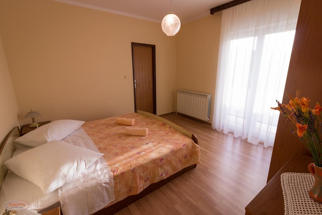 Tomulic Jasna I Miljenko Apartment Supetarska Draga Bagian luar foto