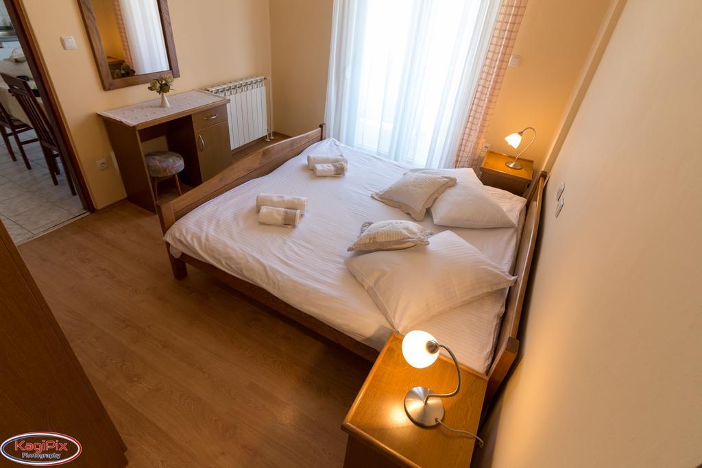Tomulic Jasna I Miljenko Apartment Supetarska Draga Bagian luar foto